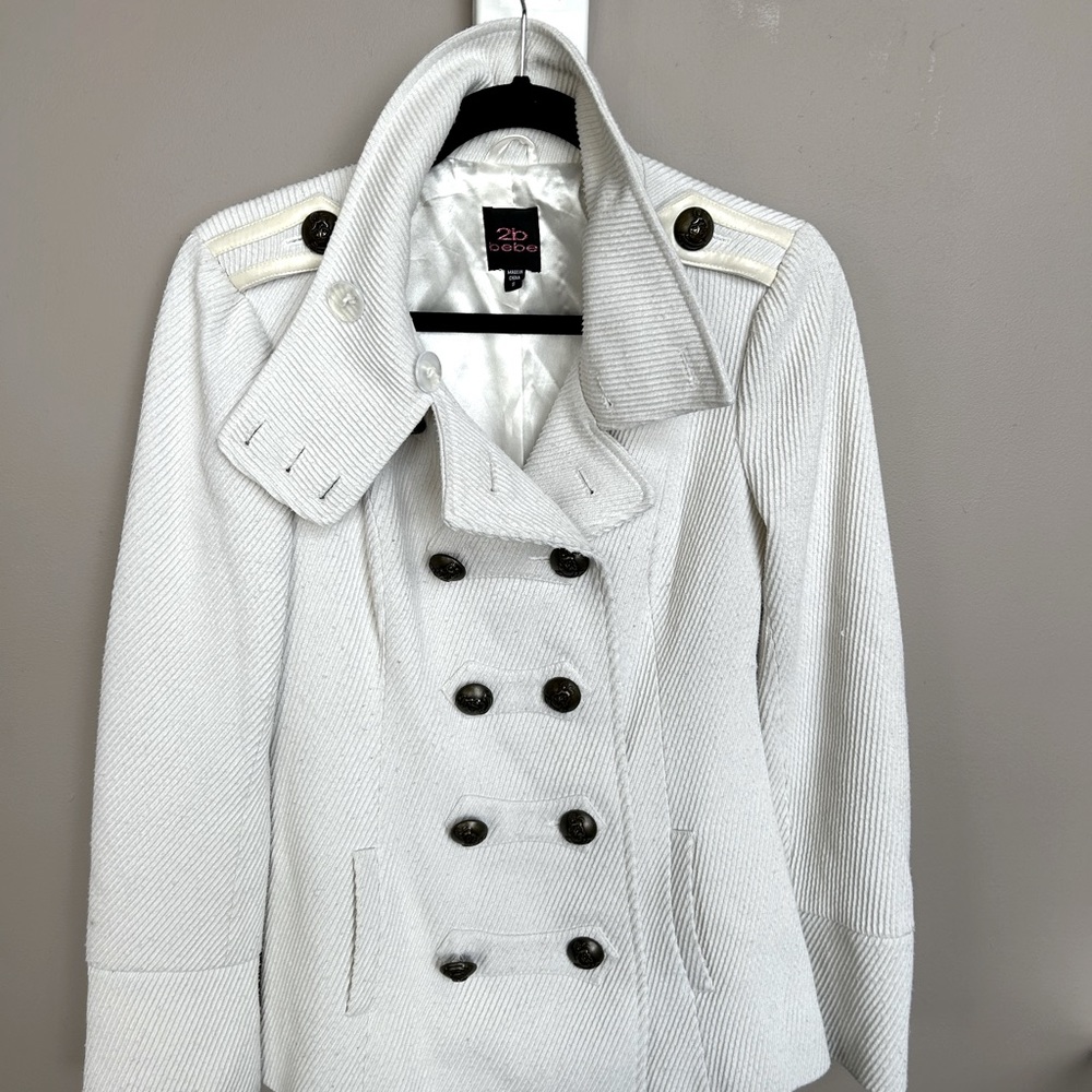 Bebe 2B military look jacket size small cream with leather trim